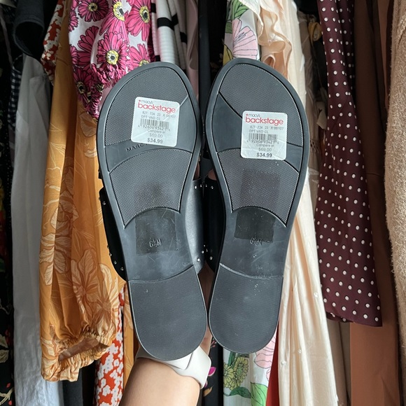 NWT Marc Fisher Black Studded Flat Sandals - Picture 5 of 6